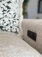 TOKYO ELECTRIC RECLINER WITH ADJUSTABLE HEADREST